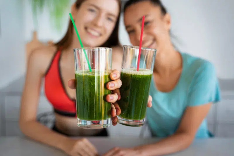 Vízhajtó gyógynövények használatával készíts frissítő smoothie-t Vízhajtó gyógynövények használatával készíts frissítő smoothie-t